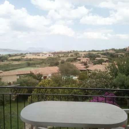 Tanaunella Via Nestore 31 Apartamento